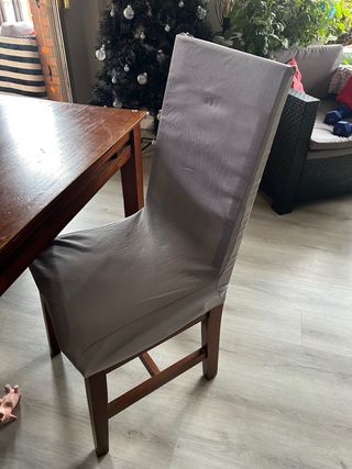 Mesa de comedor de madera