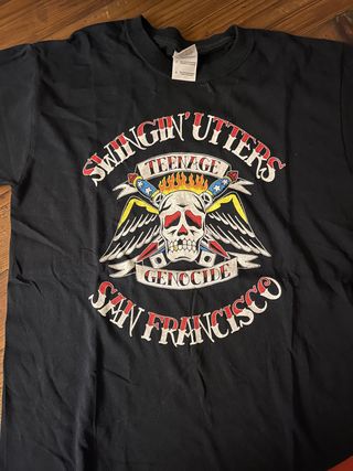 Camiseta Vintage Swingin' Utters Gildan Negra