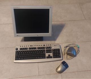 Monitor LG 15 + Teclado Genius + Ratón