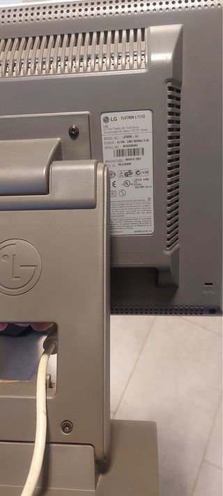 Monitor LG 15 + Teclado Genius + Ratón