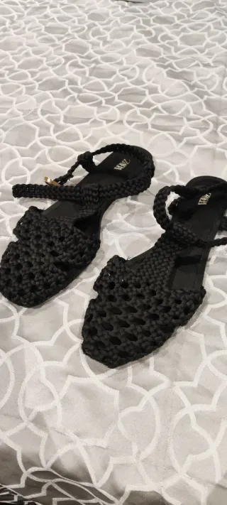 Cangrejeras negras ZARA.