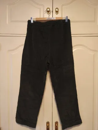 Pantalón pana verde oliva Isle Collection