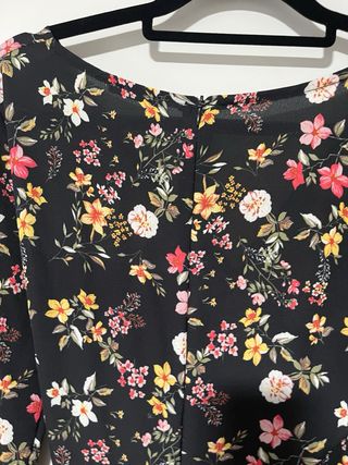 Vestido estampado floral negro