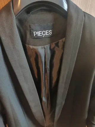Blazer negro Pieces