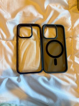 Fundas iPhone 15 Pro Spigen y Jtech