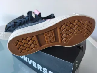 Zapatillas Converse All Star nuevas, con etiquetas