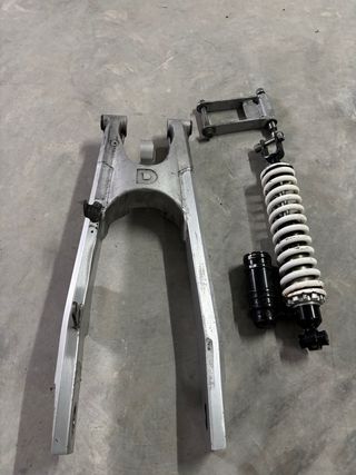 Basculante Completo Derbi DRD Pro + Amortiguador