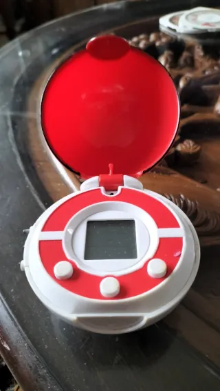 Poké Ball Pokémon 2004