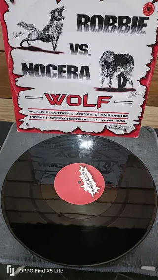 Vinile Robbie vs Nocera - Wolf