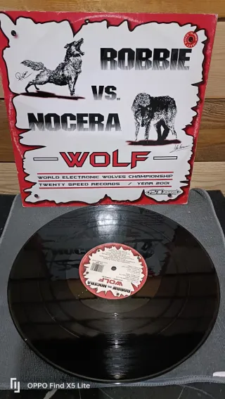 Vinile Robbie vs Nocera - Wolf