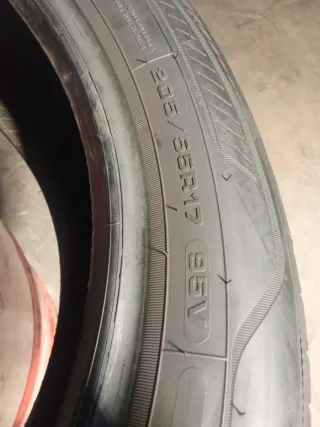 4 Neumáticos montados 205/55R17 95V