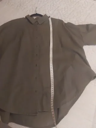 Camisa VILA verde militar talla única. Ideal Reyes