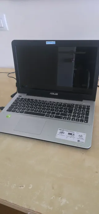Portátil Asus F555L para piezas