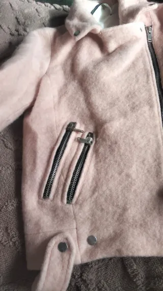 Chaqueta Stradivarius Rosa