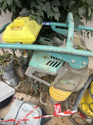 compactadora pison ammann 68