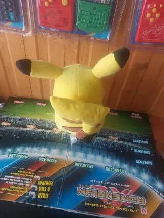 Boneco Peluche Pikachu novo