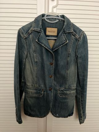 Chaqueta vaquera Massimo Dutti corte blazer