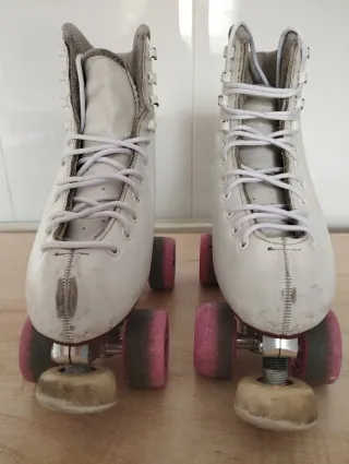 Patines artísticos blancos