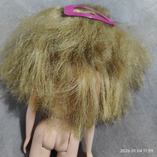 Muñeca Barbie rubia