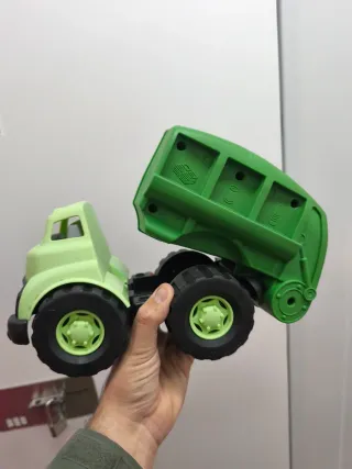 Camión de basura de juguete