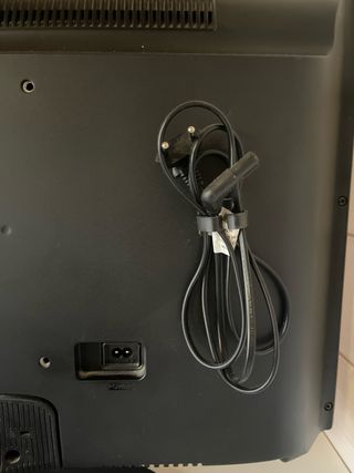 Televisión Samsung 32 Negra. Modelo UE32EH5000W