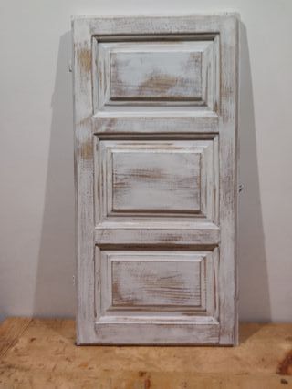 Incantevole controfinestra bianca in stile shabby chic francese