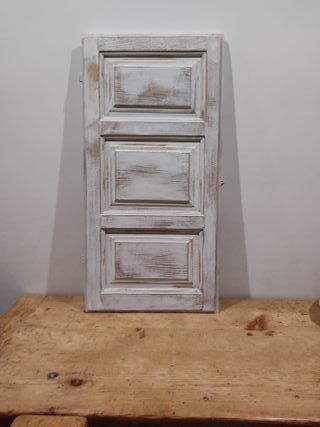 Incantevole controfinestra bianca in stile shabby chic francese