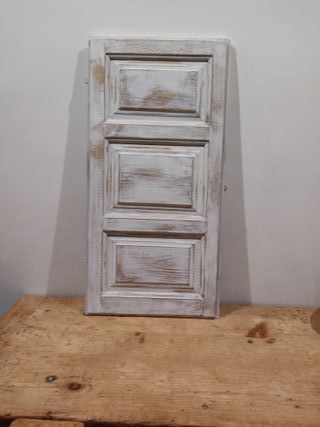Incantevole controfinestra bianca in stile shabby chic francese