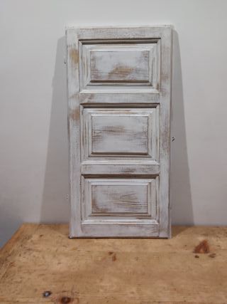 Incantevole controfinestra bianca in stile shabby chic francese