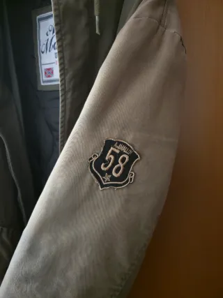 Parka verde militare con cappuccio