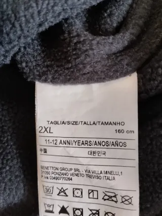 Chaqueta Benetton Negra con Capucha 10/12 Cm.160