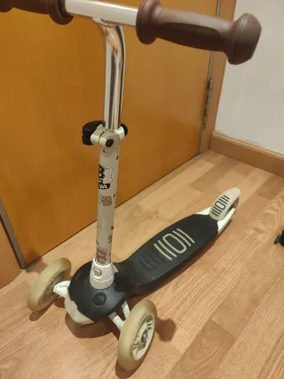 Patinete infantil 3 ruedas luces LED