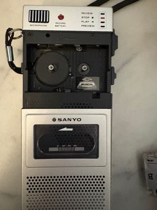 Grabadora Sanyo Mini Talk-Book TRC 3500