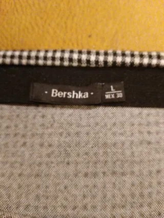 Falda Bershka cuadros calentita,con recogidoT L,