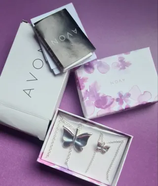 Conjunto 2 Colgantes Mariposa Avon Plateados