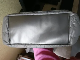 Bolso gris plateado impermeable