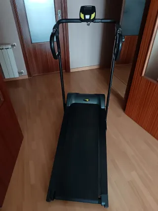 Cinta de andar magnética y plegable Diadora