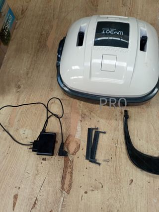 Robot Limpiafondos Inalámbrico