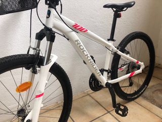 Bicicleta mujer Rockrider ST 100. Incluye cesta.