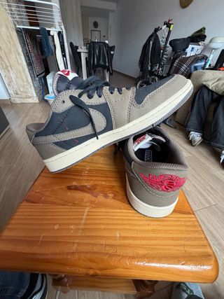 Nike Air Jordan 1 Low Travis Scott Marrón y Negro