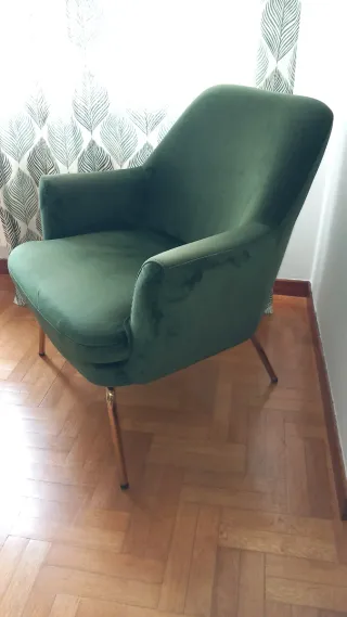 Butaca verde de terciopelo