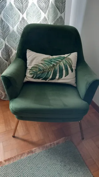 Butaca verde de terciopelo