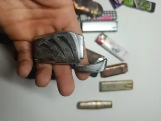 Lotto 1.2 kg accendini metallo rari