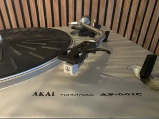 Tocadiscos AKAI AP-001C