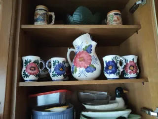 Jarra y 6 vasos decorados