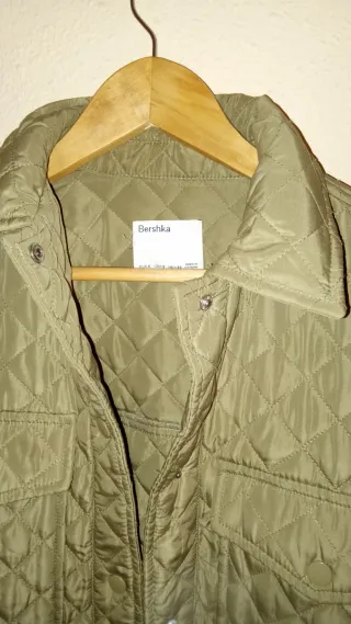 Cazadora acolchada verde