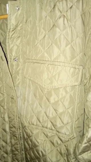 Cazadora acolchada verde