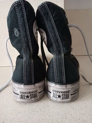 Converse con plataforma.