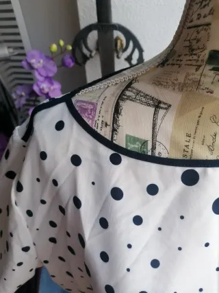 Blusa lunares manga 3/4 tejido ligero