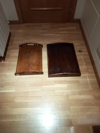 Bandejas auxiliares de madera para cama